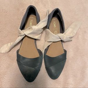 Tom’s Flats. Size 7. Gray and Pink.